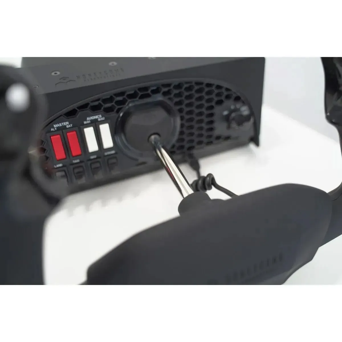 Honeycomb Alpha Flight Simulator Yoke and Bravo Throttle 23 Honeycomb Alpha Flight Simulator Yoke and Bravo Throttle