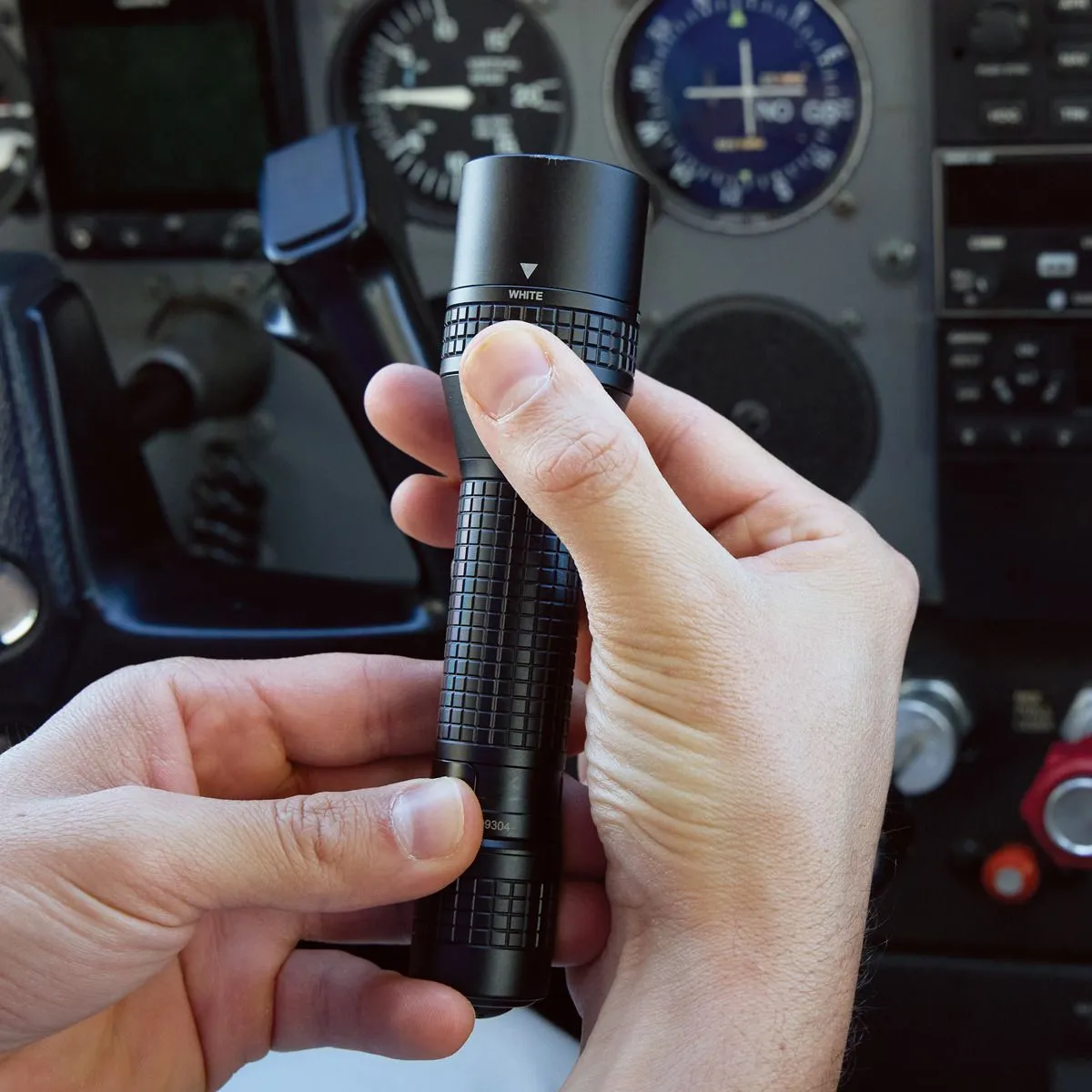 INOVA T8R Powerswitch Rechargeable Dual Color Aviation Flashlightt 4 INOVA T8R Powerswitch Rechargeable Dual Color Aviation Flashlight\t