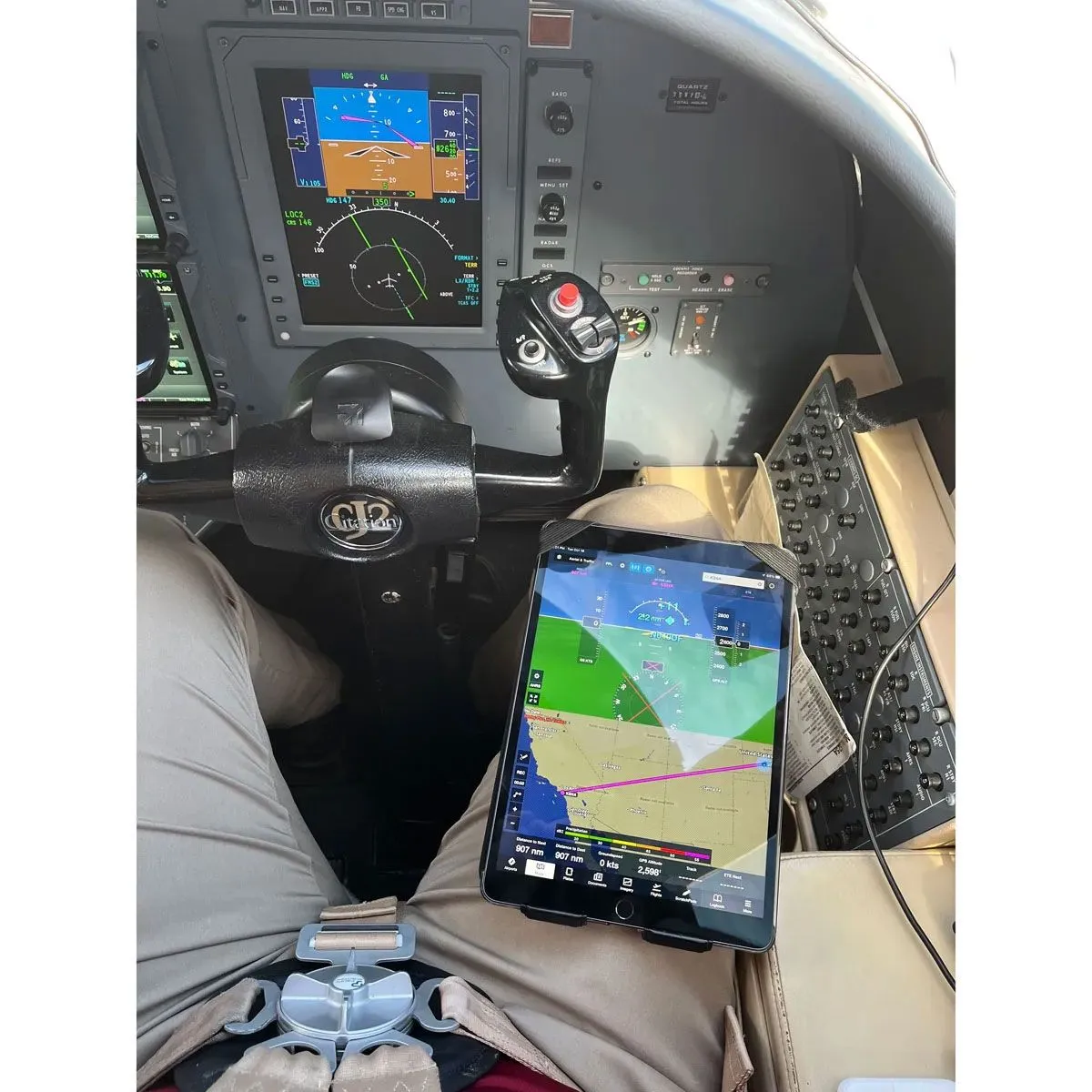 Flight Gear Rotating iPad Kneeboard