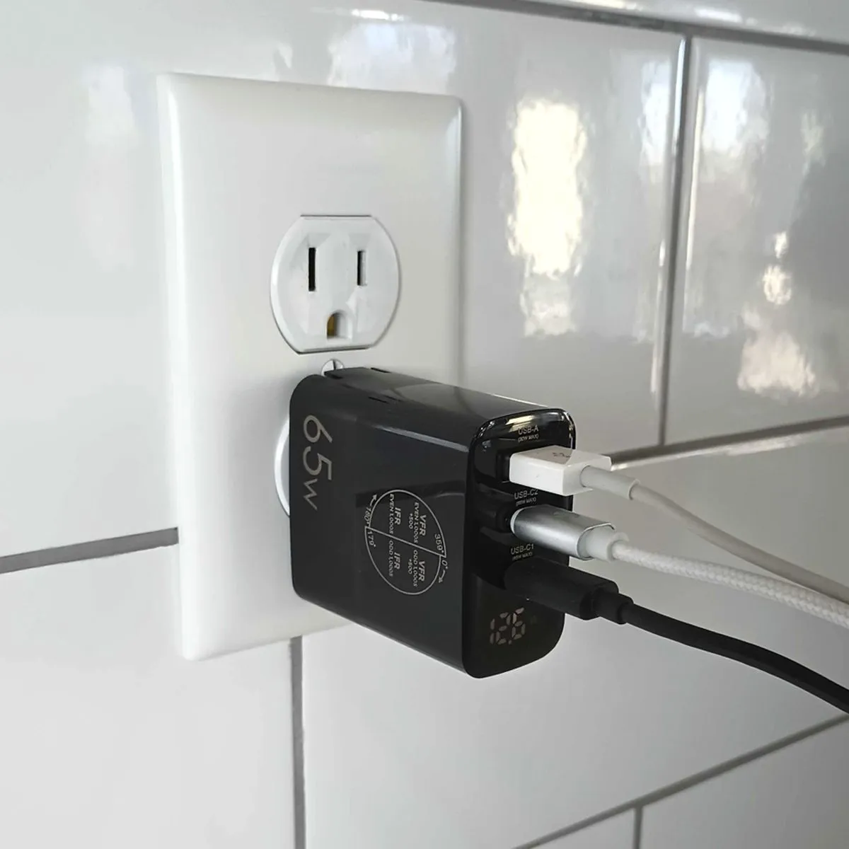 Flight Gear Three Port Smart Charger (65W)t 4 Flight Gear Three Port Smart Charger (65W)\t